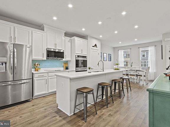 5th image of 8912 Englewood Farms Dr