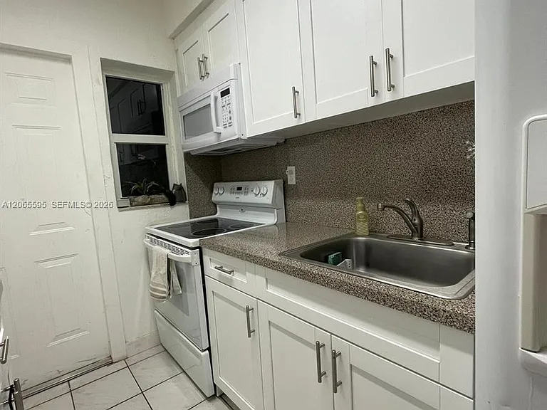 3551 SW 11th St #7B — Photo 5