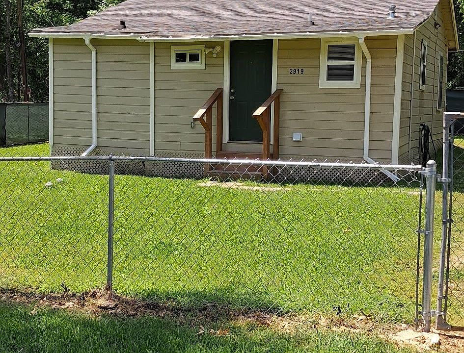 1st image of 2919 Montana St