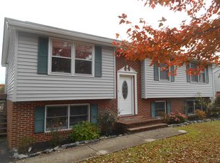 103 Meadowlark Ct, Winchester, VA 22602