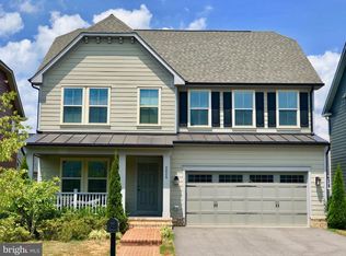 2424 Glouster Pointe Dr, Dumfries, VA 22026