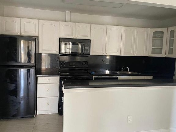 5th image of 4153 NW 79th Ave