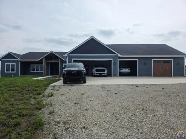 8537 NW Rochester Rd, Topeka, KS 66617