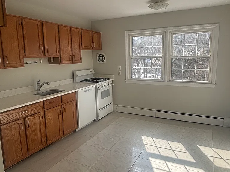 156 Bank St #2 — Photo 3