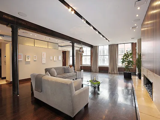 Sold by Sotheby's International Realty | media 20