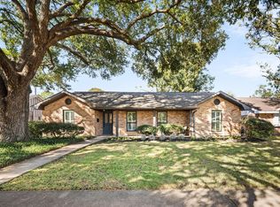 5826 Dumfries Dr, Houston, TX 77096