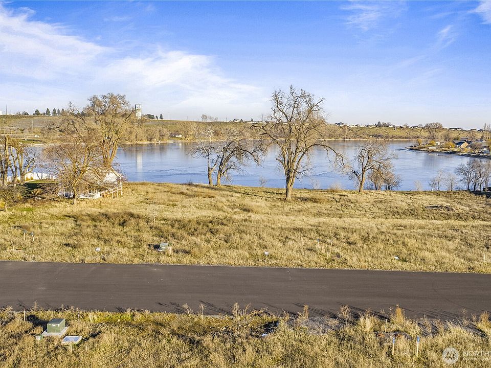 1st image of 22 Valley Road NE #22