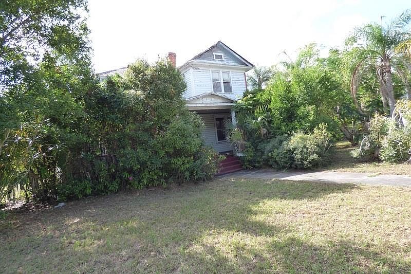 1st image of 618 E Oak St