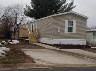 609 E Wood Ln, Belvidere, IL 61008