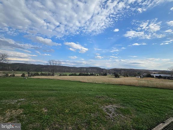 3rd image of 698 Webbs Farm Ln
