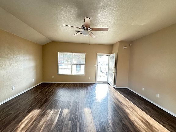 5th image of 3406 Toledo Dr APT B