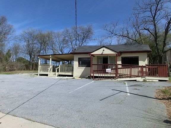 2nd image of 2877 Donald Lee Hollowell Pkwy NW