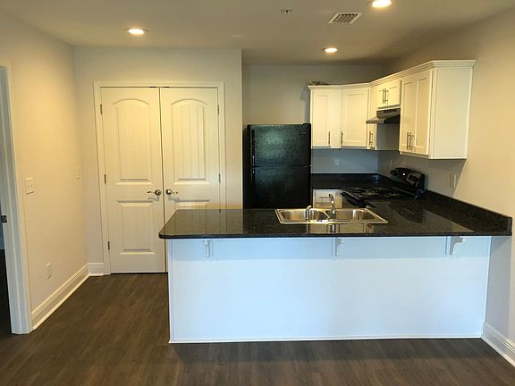 3rd image of 313 N Navy Blvd Building 2-A