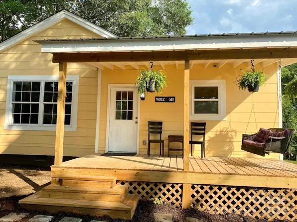 7 W Jefferson St, Great Falls, SC 29055