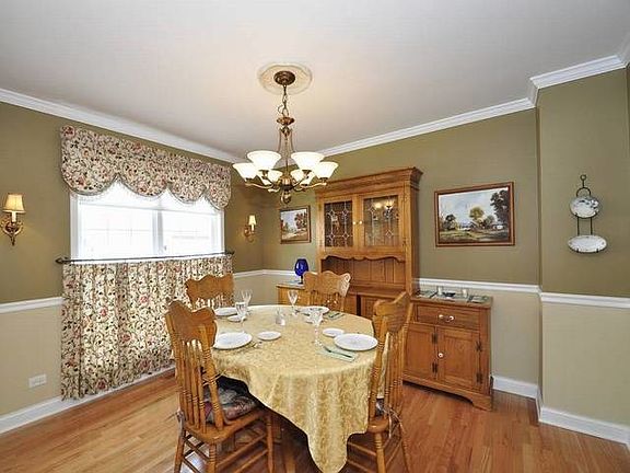 4th image of 3207 Hampshire Ln