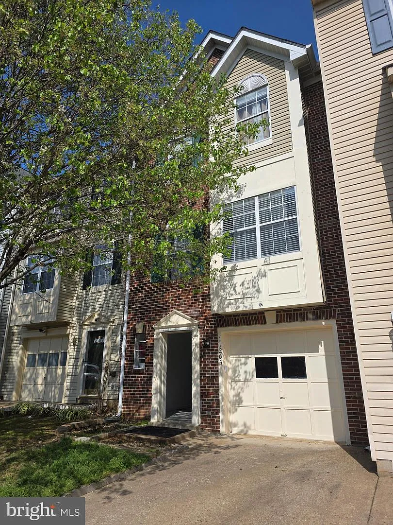 11203 Kings Crest Ct photo 1