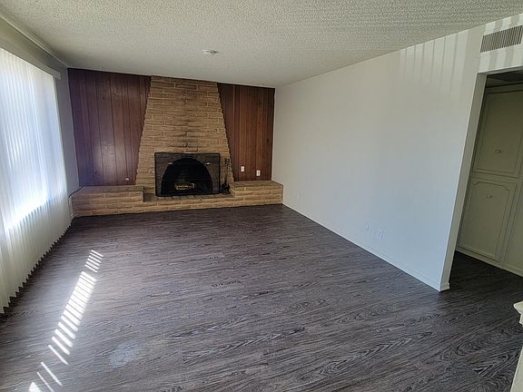 3rd image of 3045 N Pleasant Ave