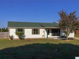 16477 Gordon Rd, Athens, AL 35611