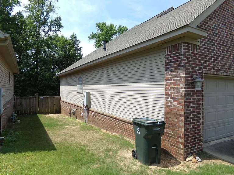 37 Woodridge Dr — Photo 4
