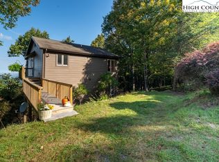 121 Briarwood Ln, Banner Elk, NC 28604