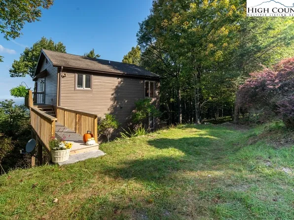 121 Briarwood Lane, Beech Mountain, NC 28604