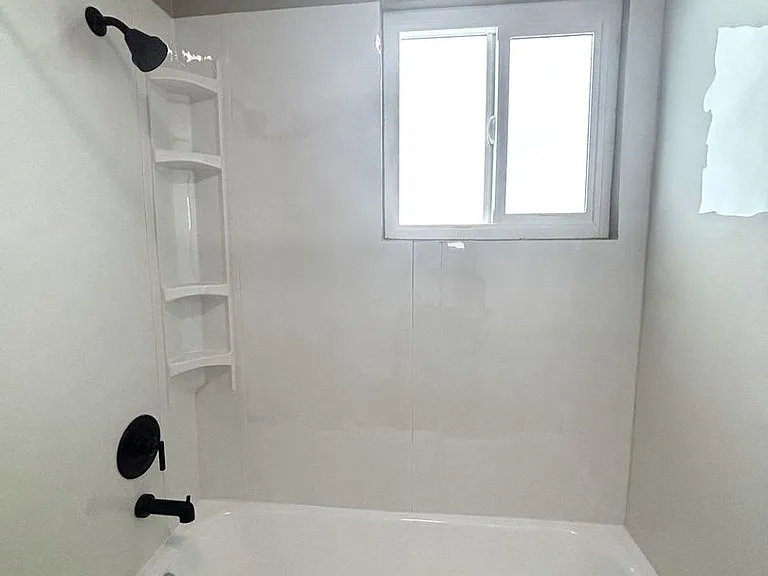 1329 W Carson St — Photo 5