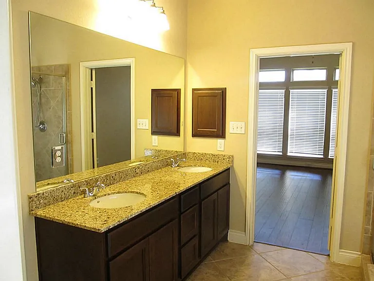 14104 Green Thicket Dr — Photo 27