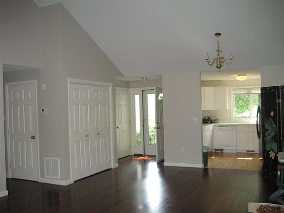 4th image of 148 Leisure Green Drive #744