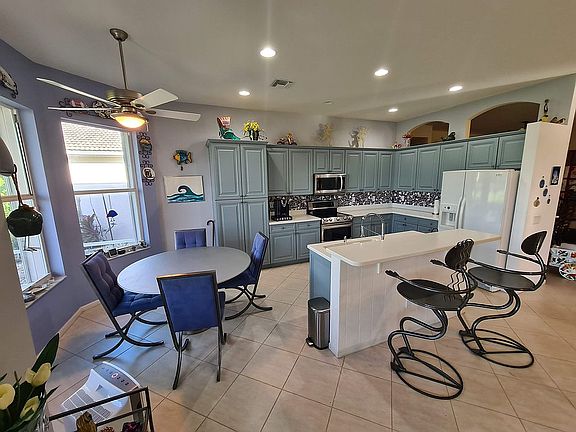 4th image of 6623 Malta Dr