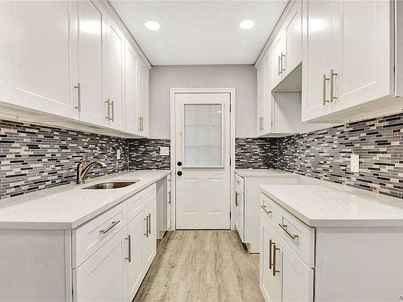 3rd image of 82 Lincoln Ave