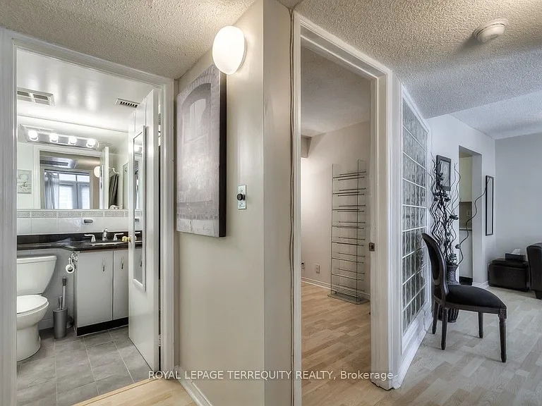 106 Redpath Ave #18 — Photo 17