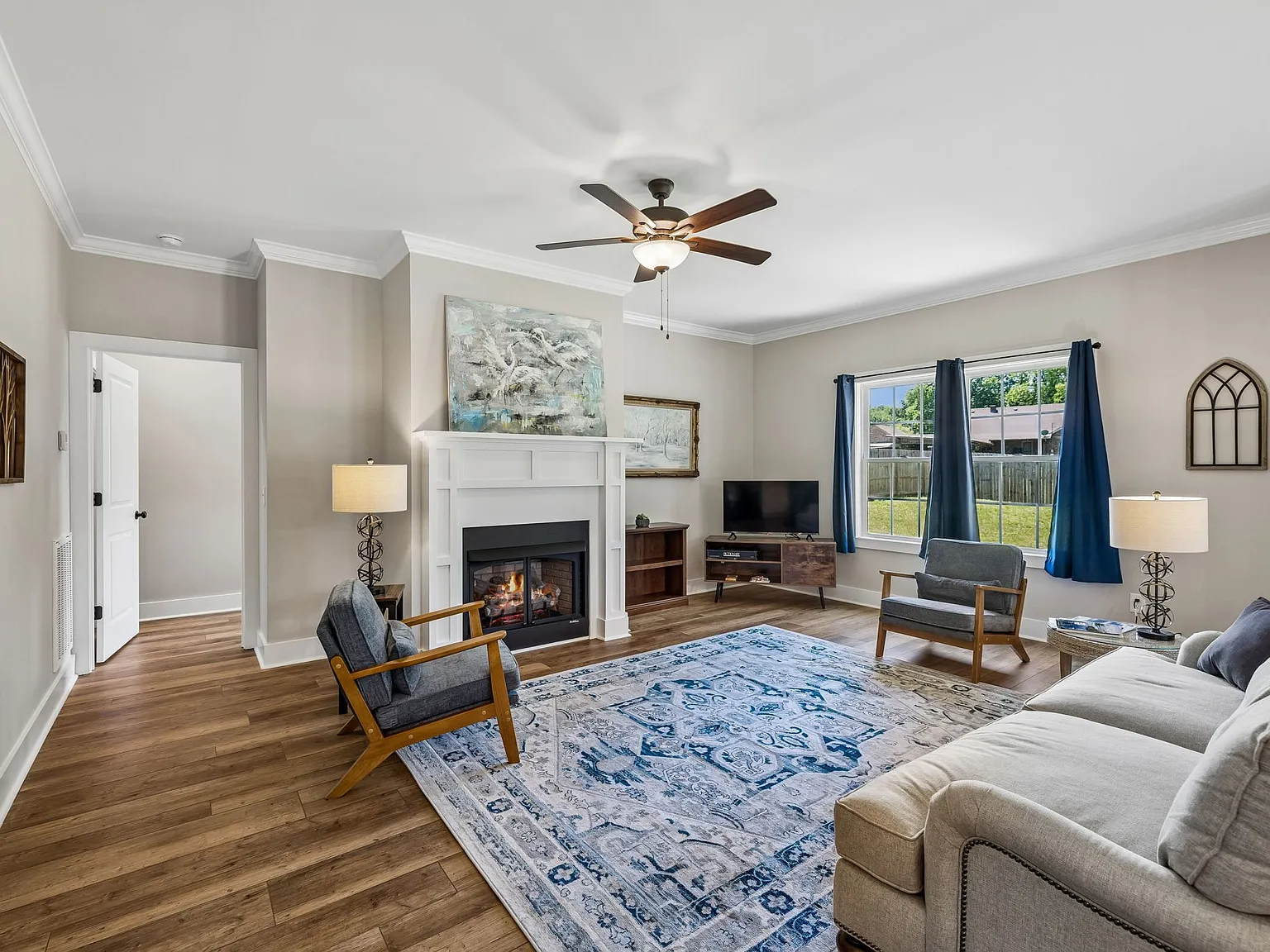 4 bed, 3.5 bath, 2260 sqft, $2,500 — Photo 3