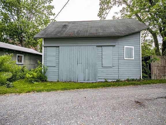 2nd image of 907 Wilson Ave