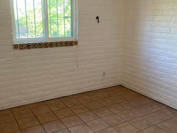 5th image of 252 E Drachman St