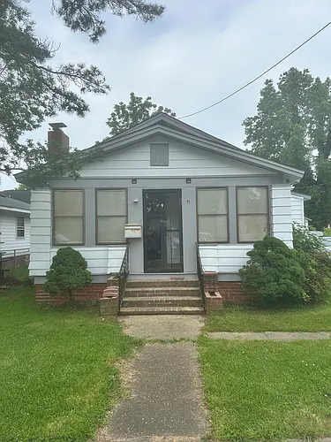 1057 Green St Photo 1