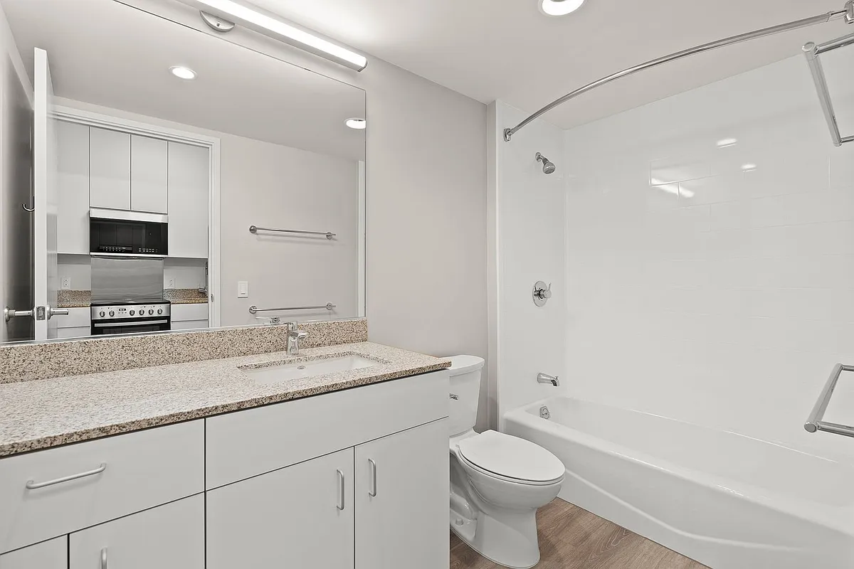 Building Photo - 1390 Kapiolani Blvd #905