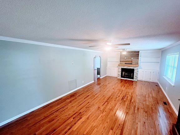 4th image of 155 Geren Dr NE