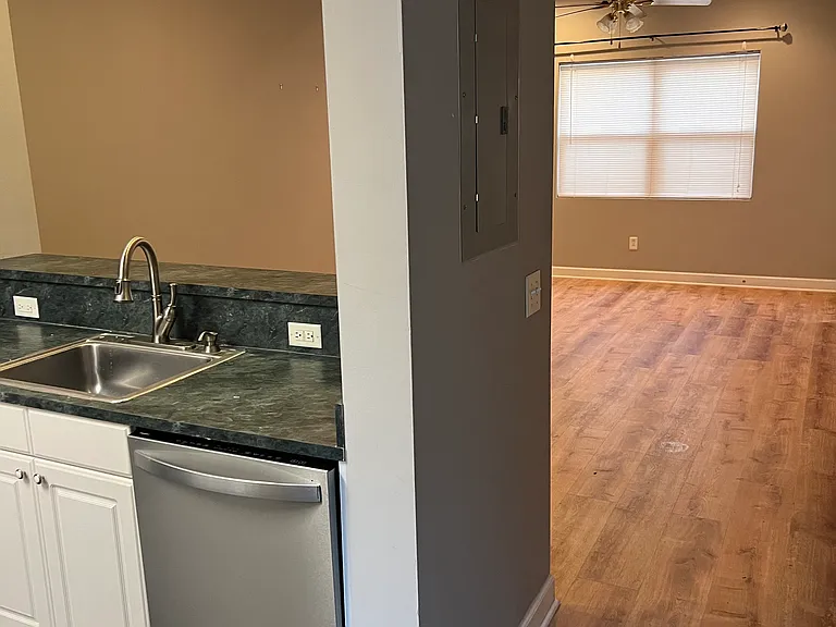 1508 Kenilworth Ave — Photo 4