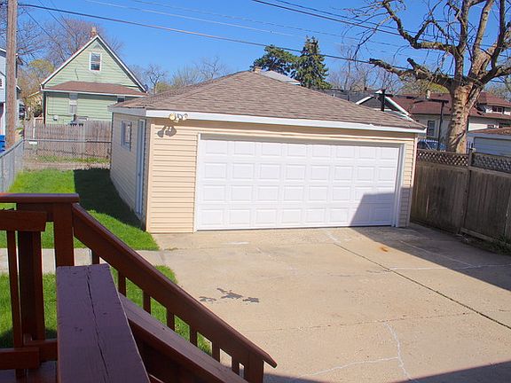 2nd image of 309 S 10th Ave