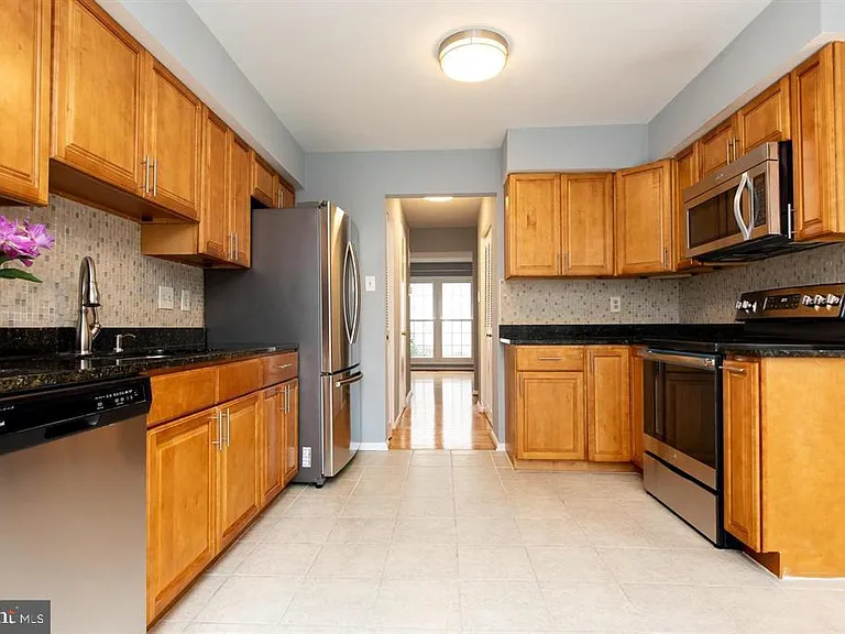 10622 Tuppence Ct — Photo 16