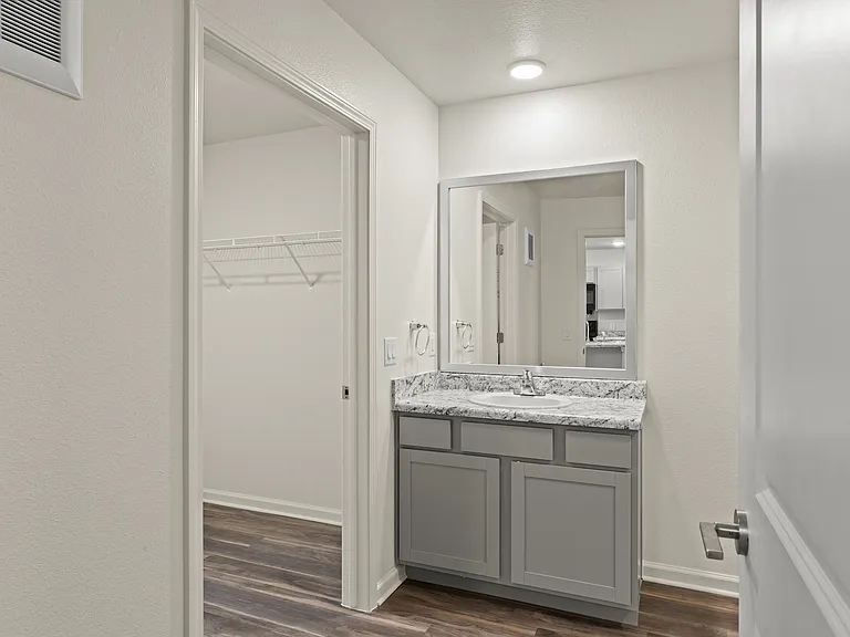 Cordova Apartments — Photo 21