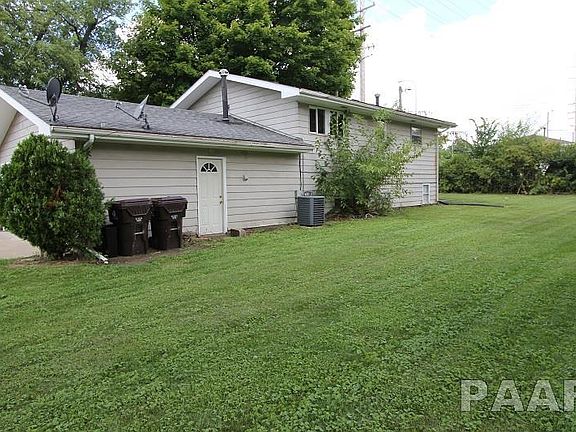 2nd image of 3828 N Sterling Ave