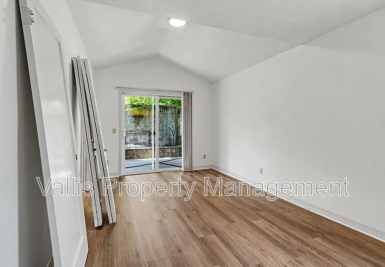 2151 Winter St SE — Photo 16