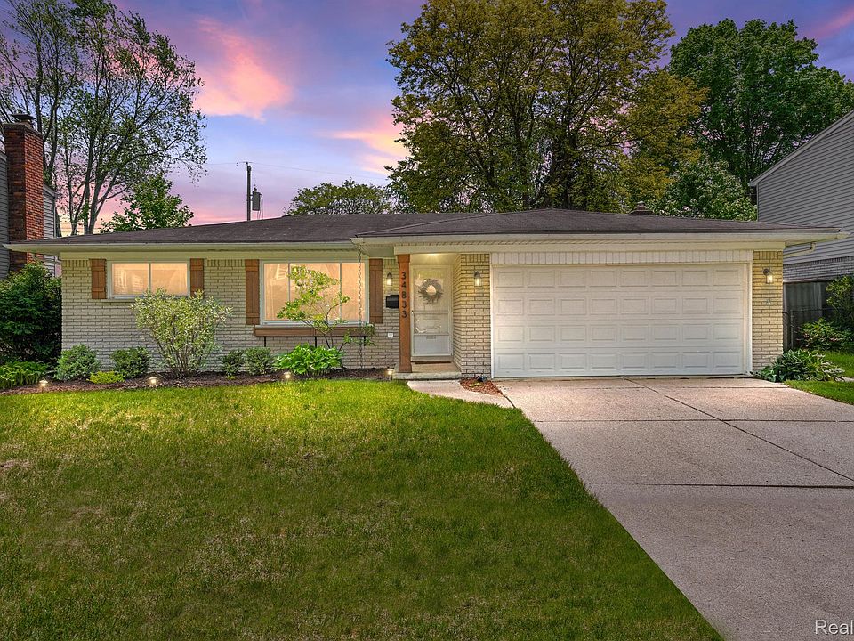 1st image of 34833 Grove Dr