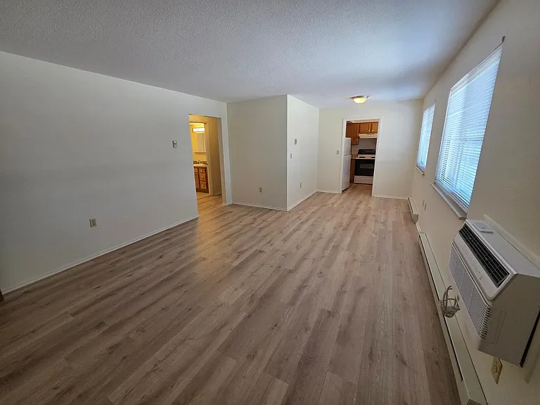 2222 Sherwood Ave #17 — Photo 2
