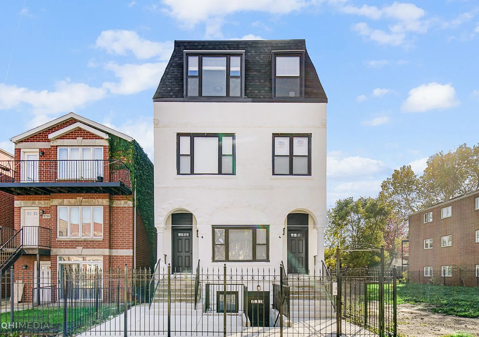 2735 W Polk St — Photo 1