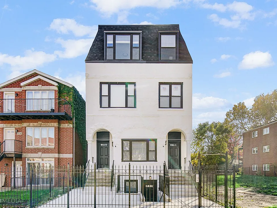 2735 W Polk St