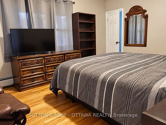 3rd image of 3033 Richmond Rd #A