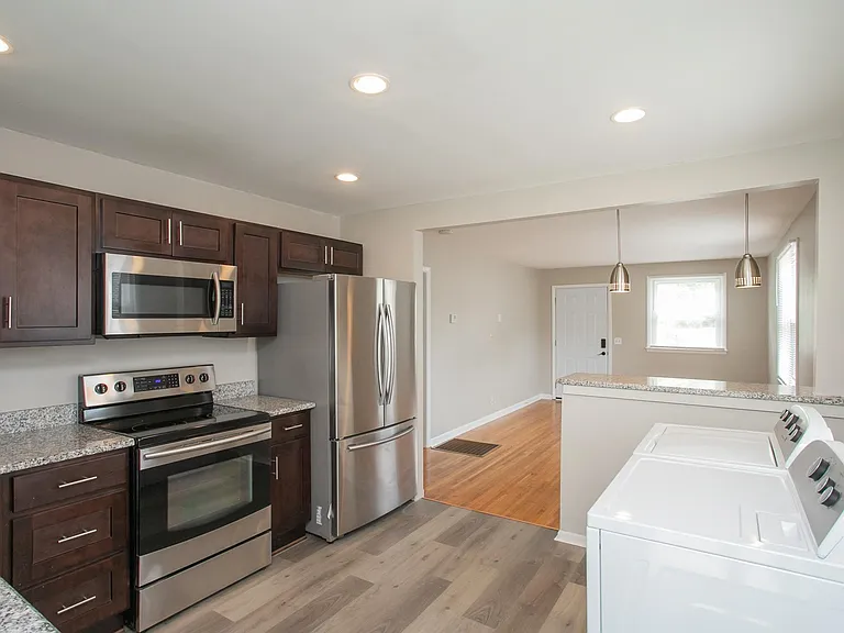 1003 Gwynn Dr #B — Photo 7