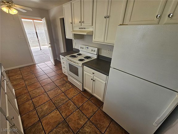 3rd image of 2208 W Washington Ave